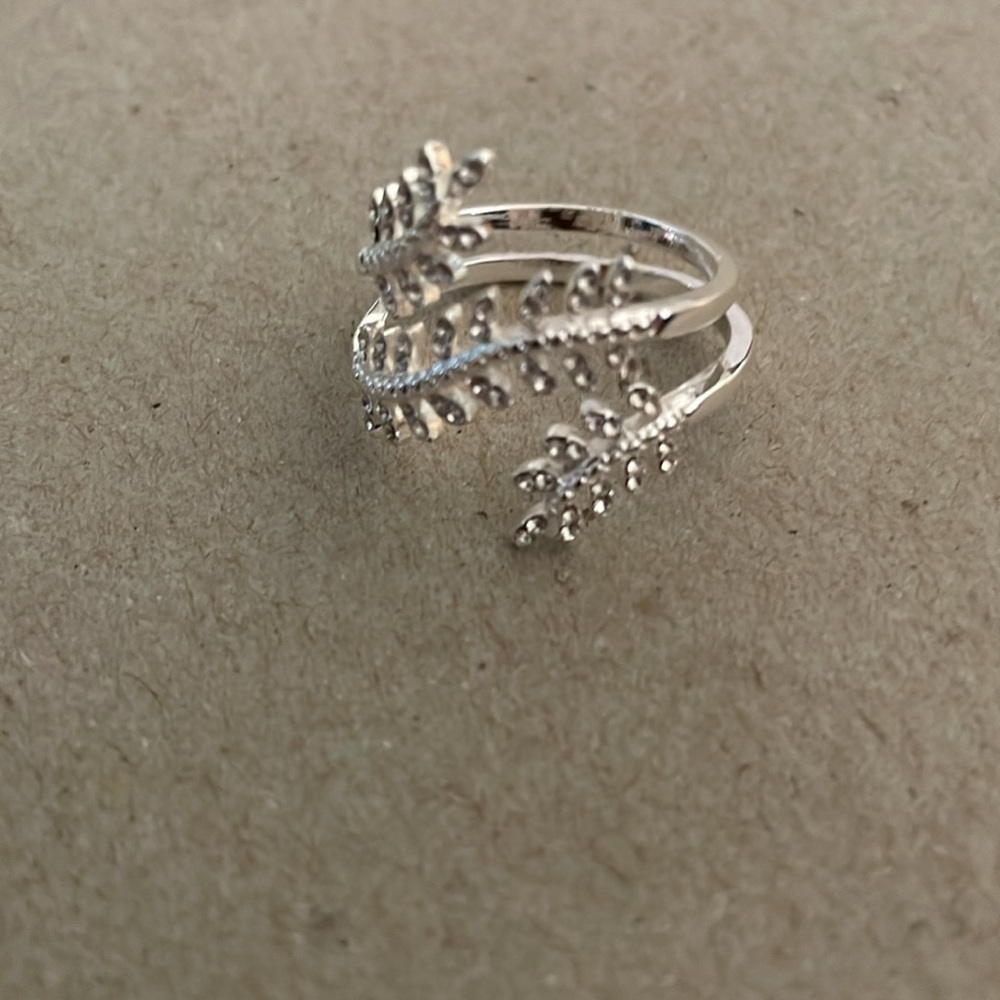 Leaf Beautiful Ring - image 3